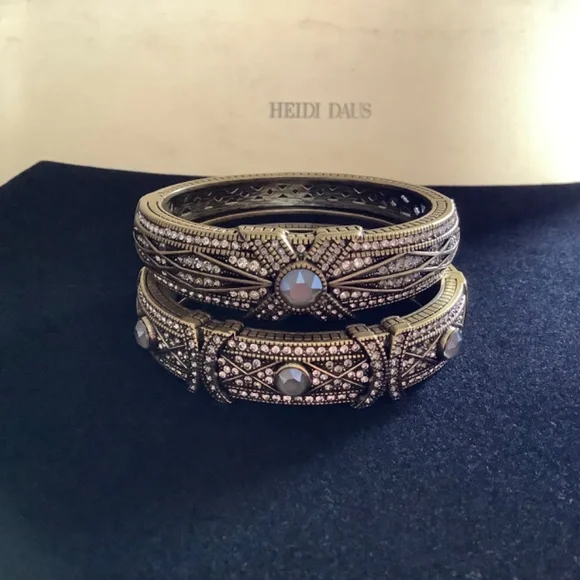 Heidi Daus Conscious Coupling Stackable Bangles Bracelet Set Clear/Hematite M/L - Picture 5 of 12